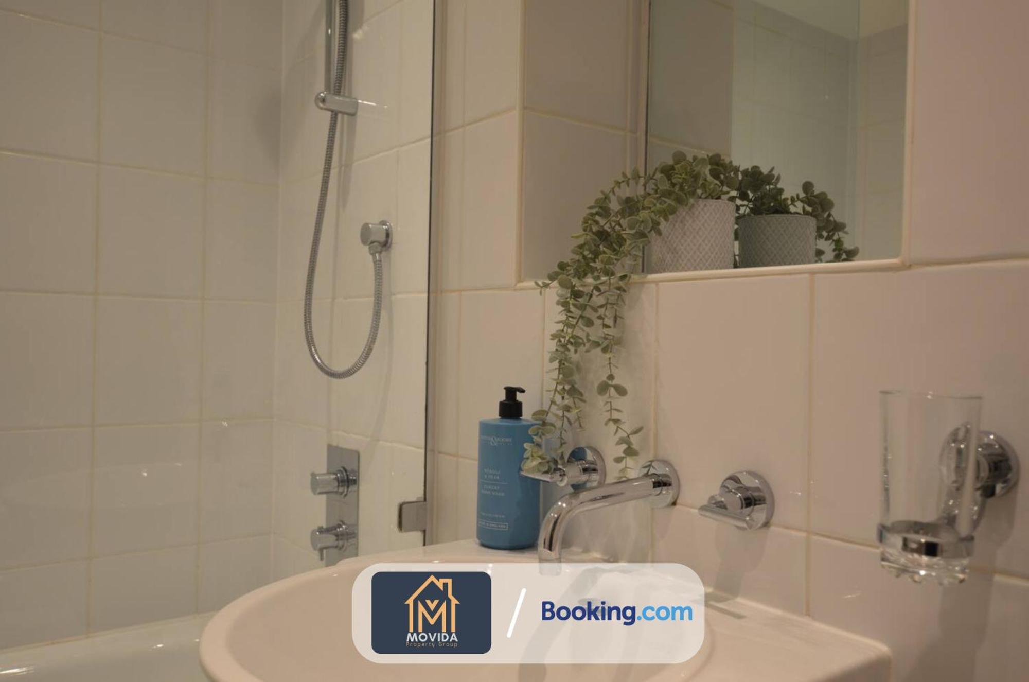 Lgi Stunning 1 Bedroom Apartment By Movida Property Group Short Lets & Serviced Accommodation Leeds  Kültér fotó